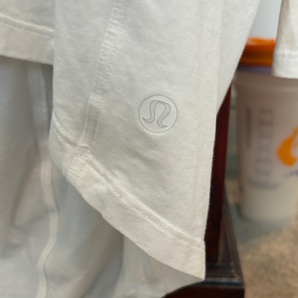 Lululemon Women's White Long Sleeve Top - Picture 2 of 4